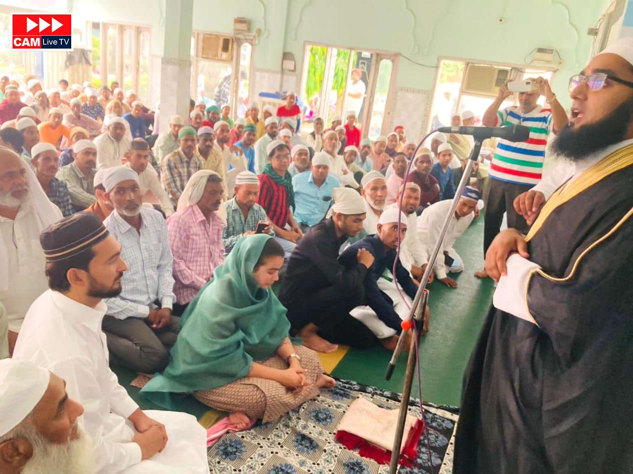 ਅੱਜ ਸਵੇਰ ਈਦ ਦੇ ਪਵਿੱਤਰ ਦਿਹਾੜੇ ਮੌਕੇ ਸੰਗਰੂਰ ਸ਼ਹਿਰ ਦੀ ਈਦ-ਉਲ-ਫ਼ਿਤਰ ਨਮਾਜ਼ ਈਦਗਾਹ ਵਿਖੇ ਸਭ ਸਾਥੀਆਂ ਨੂੰ ਈਦ ਦੀਆਂ ਸ਼ੁਭਕਾਮਨਾਵਾਂ ਦਿੱਤੀਆ। -ਨਰਿੰਦਰ ਕੌਰ ਭਰਾਜ