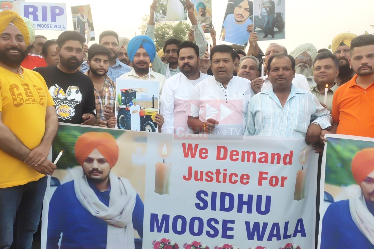 ਮੂਸੇਵਾਲਾ ਨੂੰ ਸ਼ਰਧਾਂਜਲੀ ਦੇਣ ਲਈ ਸਾਬਕਾ ਕੈਬਨਿਟ ਮੰਤਰੀ ਧਰਮਸੋਤ ਦੀ ਅਗਵਾਈ ਵਿਚ ਕੈਂਡਲ ਮਾਰਚ