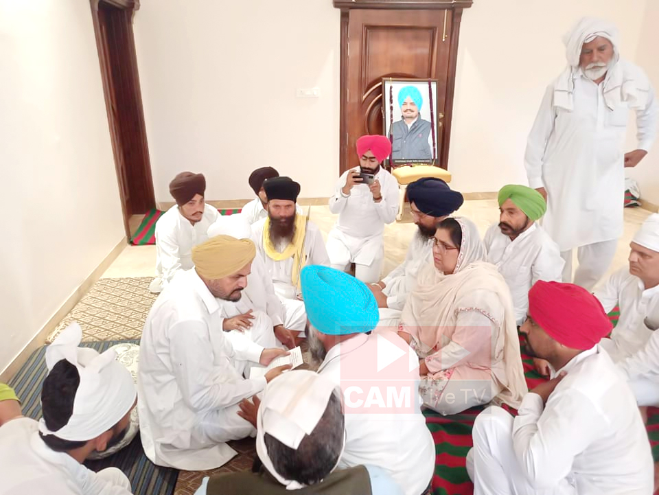 ਵਿਧਾਇਕਾ ਸਰਵਜੀਤ ਕੌਰ ਮਾਣੂੰਕੇ ਨੇ ਮਰਹੂਮ ਸਿੱਧੂ ਮੂਸੇਵਾਲਾ ਦੇ ਮਾਤਾ-ਪਿਤਾ ਨਾਲ ਸਾਂਝਾ ਕੀਤਾ ਦੁੱਖ