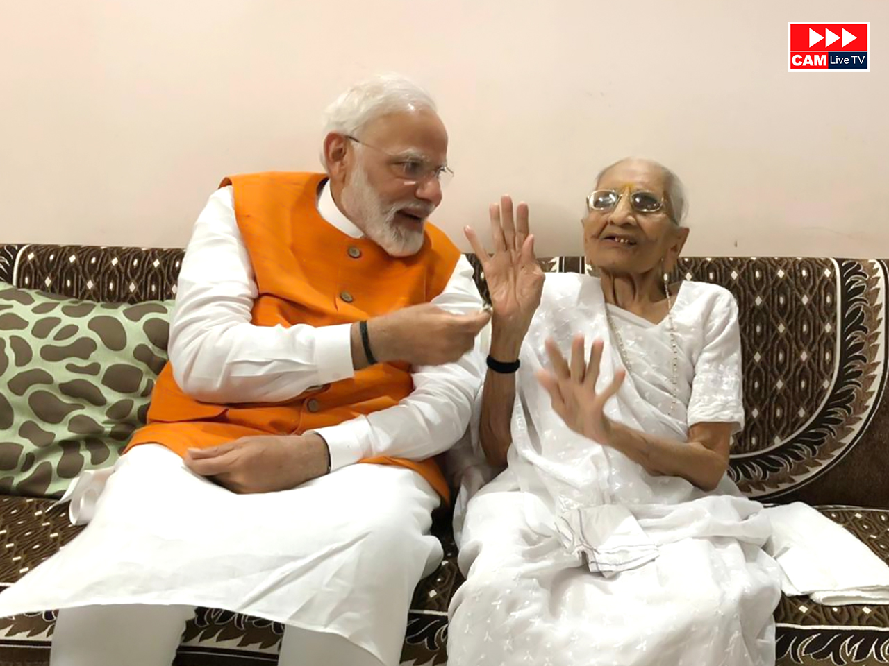 ਮਾਂ ਦੇ 100ਵੇਂ ਜਨਮਦਿਨ ‘ਤੇ ਗੁਜਰਾਤ ਆਉਣਗੇ PM ਮੋਦੀ, ਦੇਣਗੇ ਜਨਮਦਿਨ ਦਾ ਖਾਸ ਤੋਹਫਾ