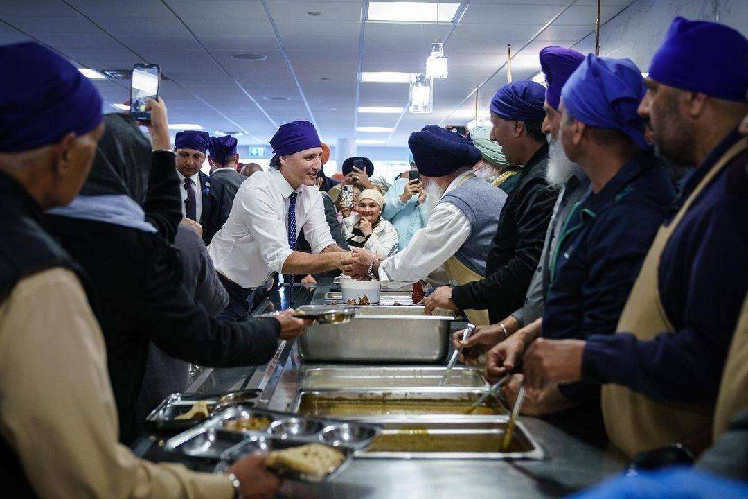 ਵਿਸਾਖੀ ‘ਤੇ ਕੈਨੇਡਾ ਦੇ PM ਜਸਟਿਨ ਟਰੂਡੋ ਖ਼ਾਲਸਾ ਦਿਵਾਨ ਸੋਸਾਇਟੀ ਵੈਨਕੂਵਰ ਵਿਖੇ ਨਤਮਸਤਕ ਹੋਏ..